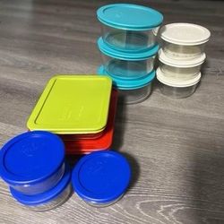 Pyrex 22 PCs Storage