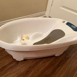 Baby bath aqua scale by baby patent