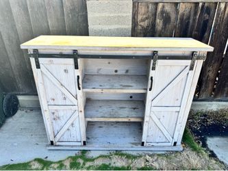Farmhouse Dresser / Cabinet