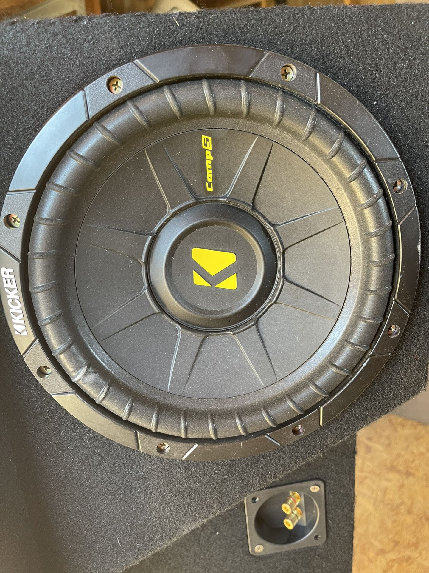 2  Comp 8inch  S Subwoofers With 1000 W AMP 