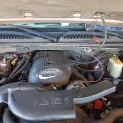 Ls Chevy Tahoe Vortec 5.4 Liter Motor 198,000 Miles Runs Strong And No Pings Or Lifters It's Strong