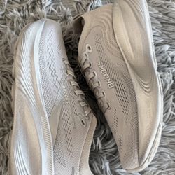 Size 7.5 Wmn’s Brooks Adrenaline GTS 25 Running Shoes Silver Anniversary Edition. 