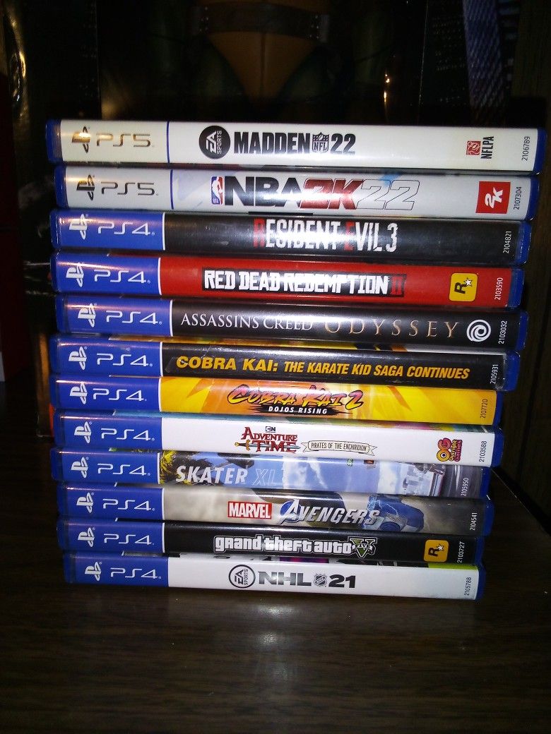 PS4  9 Game Bundle 
