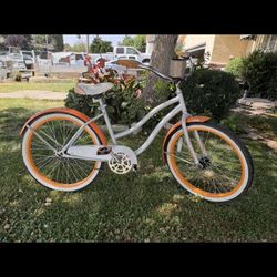 24’ Huffy Beach Cruiser Bike in great Shape 