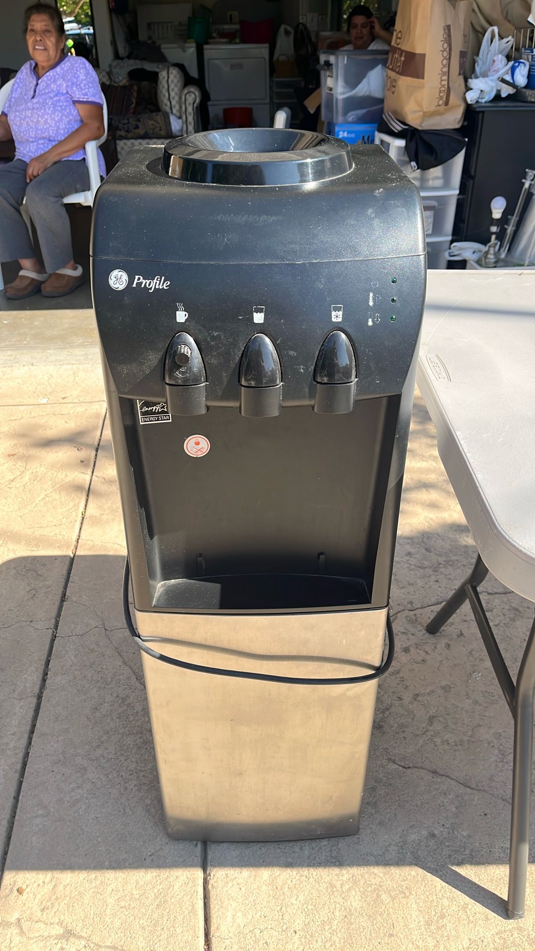GE profile water dispenser with mini fridge