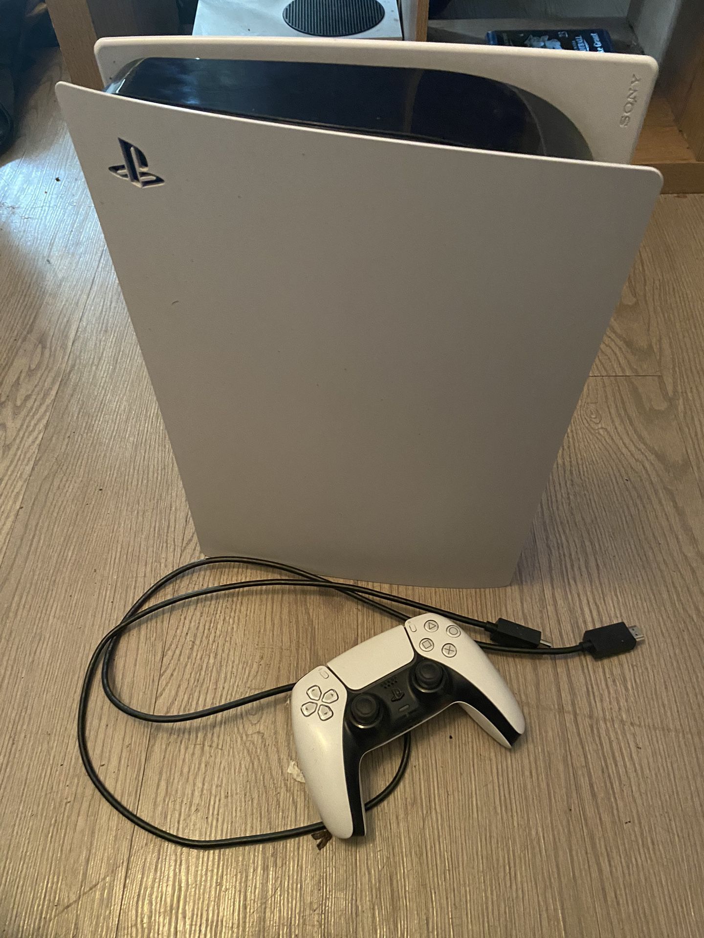 Ps5 comes with Controller