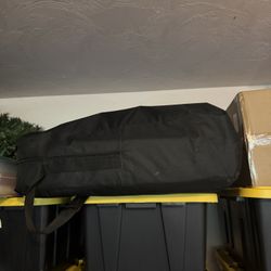 massage table (never used) 