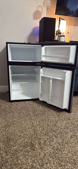 Mini fridge