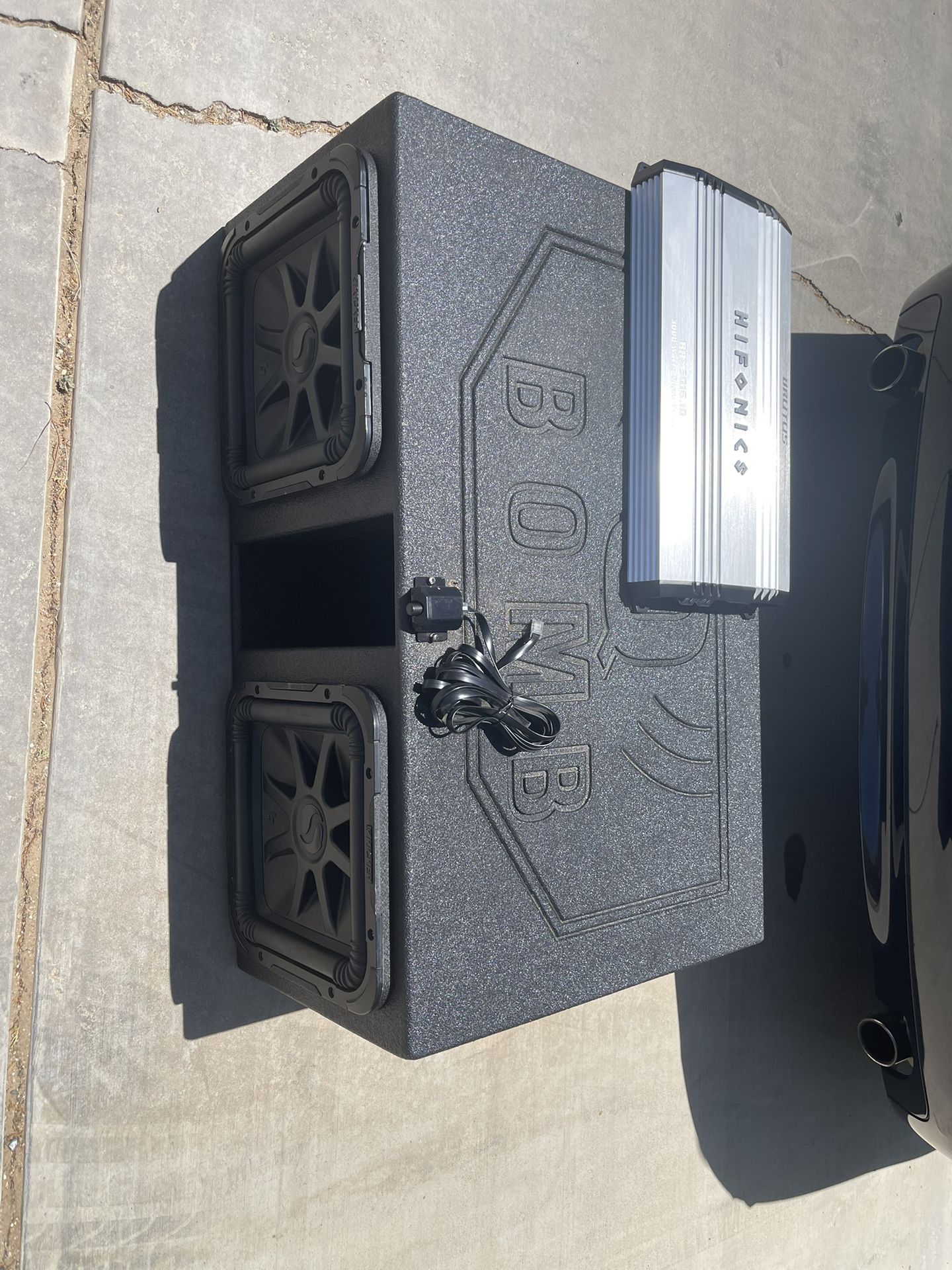 Kicker L7 Subs in BOMB Box w/ Hifonics 3000W Amp + Bass Remote