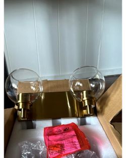 Lot of 6. Brand new bathroom light fixtures !