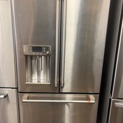 Café 36” French Door Refrigerator 