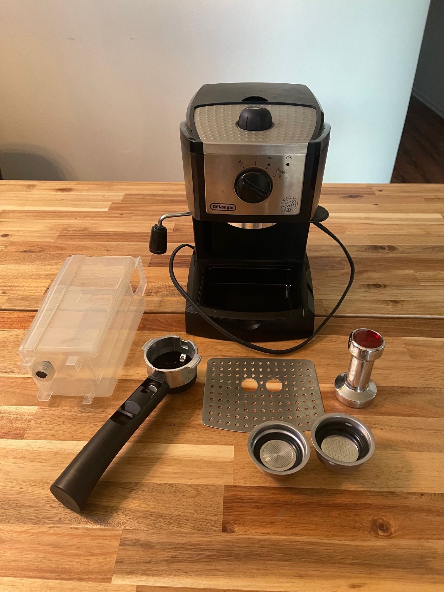 DeLonghi EC155 15 Bar Espresso and Cappuccino Machine, Black for Sale