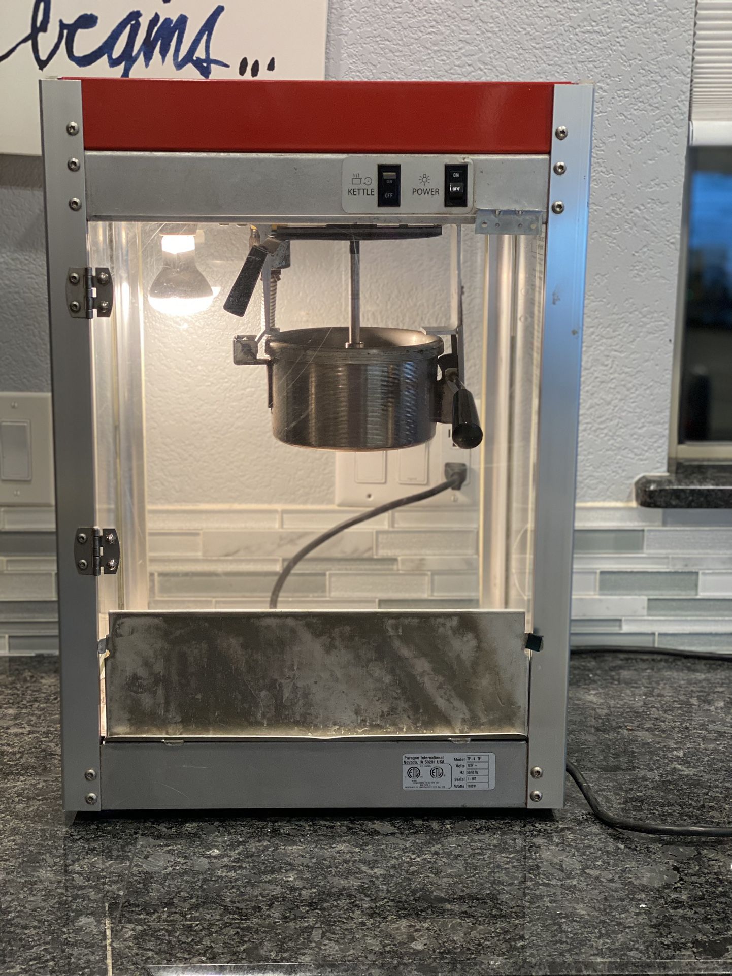 Paragon Commercial Theater Popcorn Machine, Red