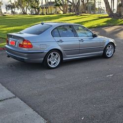 2005 bmw 330i 