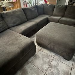 Sectional/ottoman