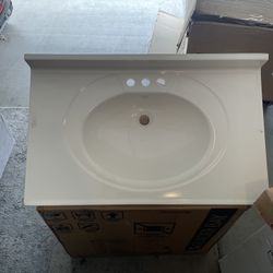 Glacier Bay 31 in. Single Sink White Bath Vanity with White Cultured Marble Top (Assembled)