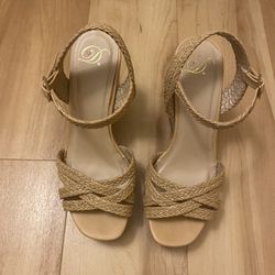 Cute Beige Heels SIZE 8