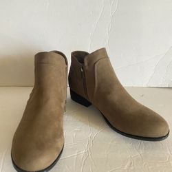 NEW Mia AMORE Taupe Ankle Boots (11M)