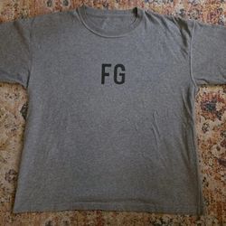Fear Of God FOG Grey Shortsleeve

T-Shirt Size Large