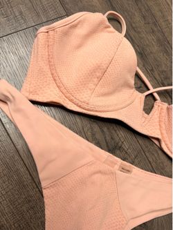 BEACH BUNNY 2 piece swimsuit women’s