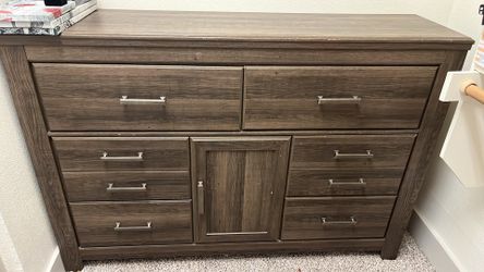 Dresser Mirror Set