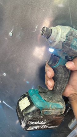 Makita 2 baterÃa no charger