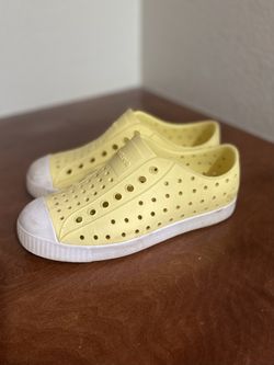 Native kids Shoes Sz 13 