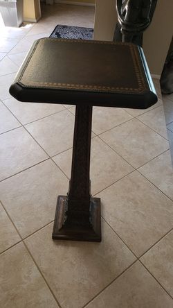 Leather Tuscan pedestal