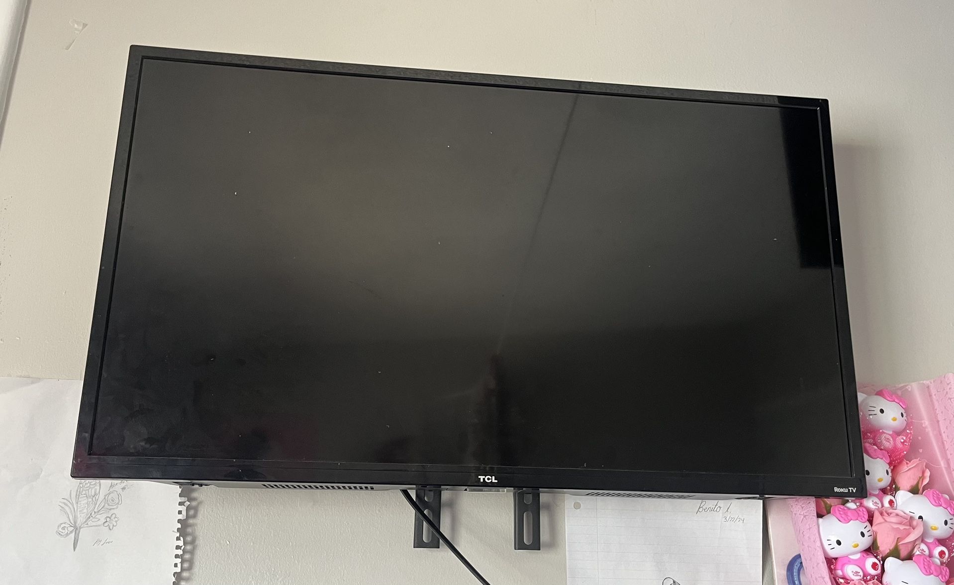 28" ROKU TCL TV