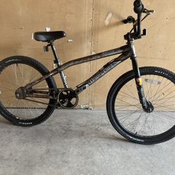 Mid Old School HARO BACKTRAIL X24 BMX (24 Inch)