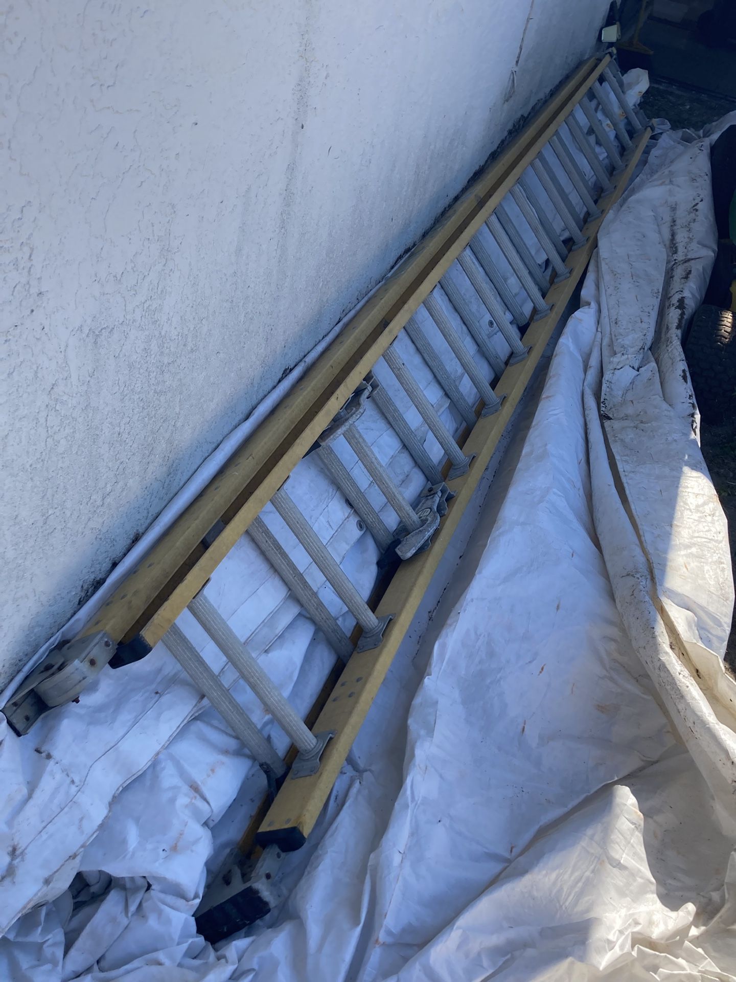 28’ Werner Ladder With Hooks On End 