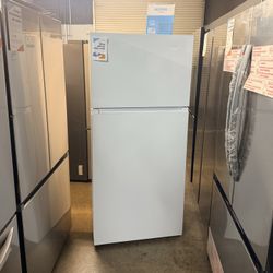 White Top Freezer Refrigerator For Apartments Or Garage 