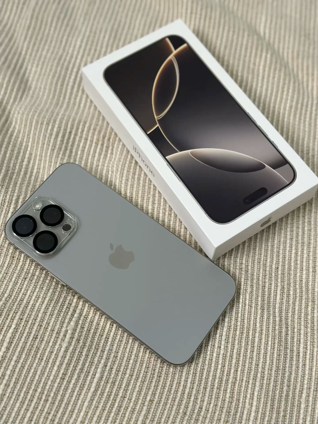 Titanium iPhone 16 Pro Max 