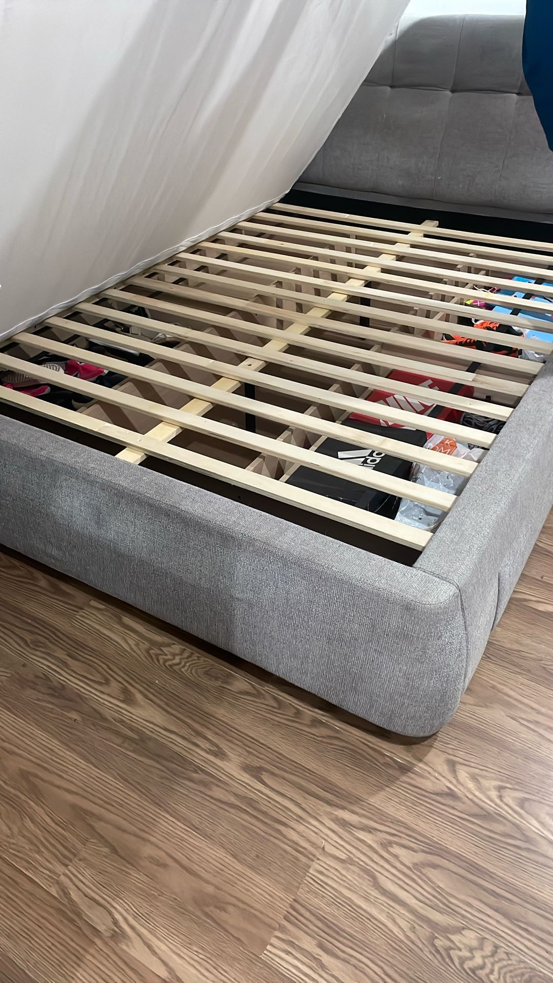 Bed frame with Four Drawers and headrest