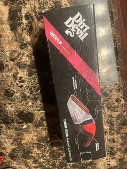 Like New Hand Held Dirt Devil Quick Flip Vacuum