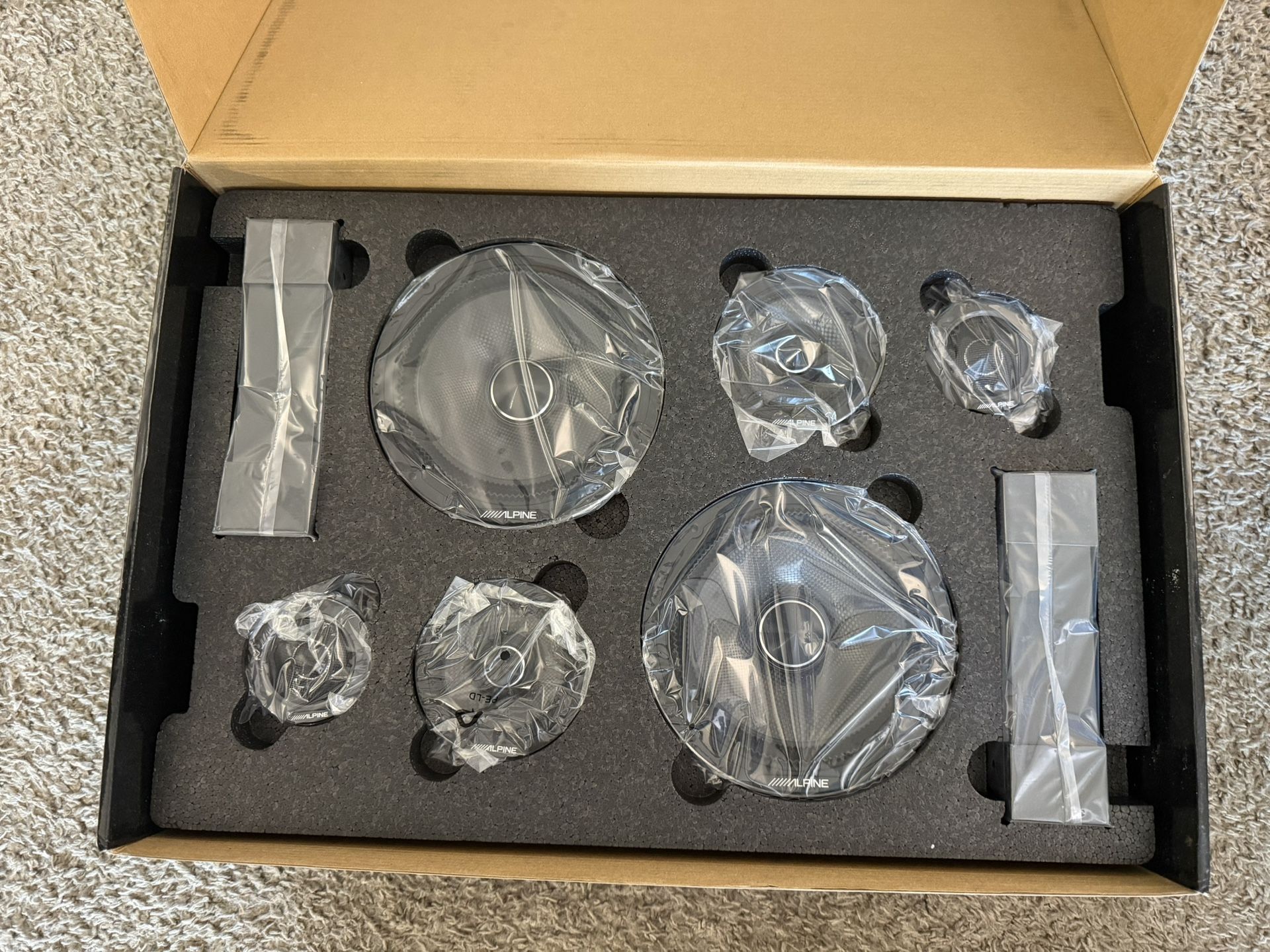 ALPINE SPEAKER SYSTEM