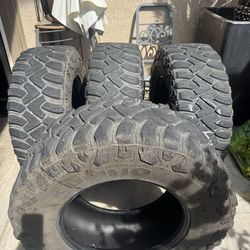 Kumho Road Venture 35X12.50R18 128Q