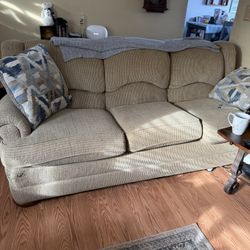 Free Couch 