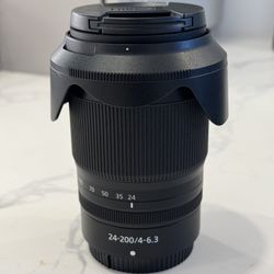 Nikon Z 24-200mm f/4-6.3 VR Zoom Len