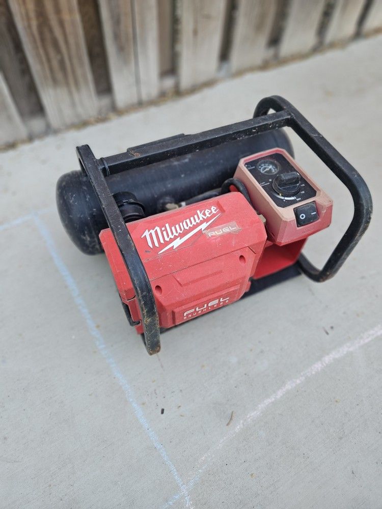 M18 FUEL 18-Volt Lithium-Ion Cordless 2 Gal. Compact Electric Quiet Air Compressor