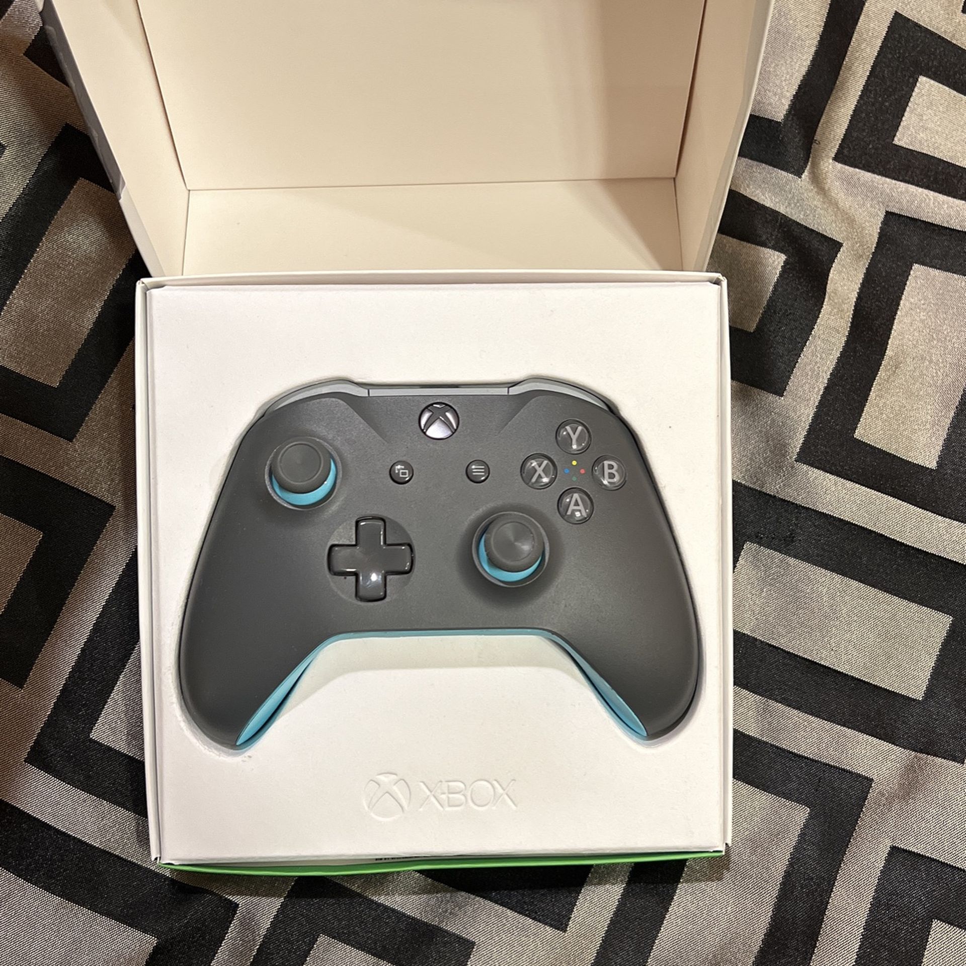 Xbox One Controller for Sale in Peoria, AZ OfferUp