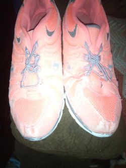 Women's Orange Is Pink Champion Size 8 Shoes