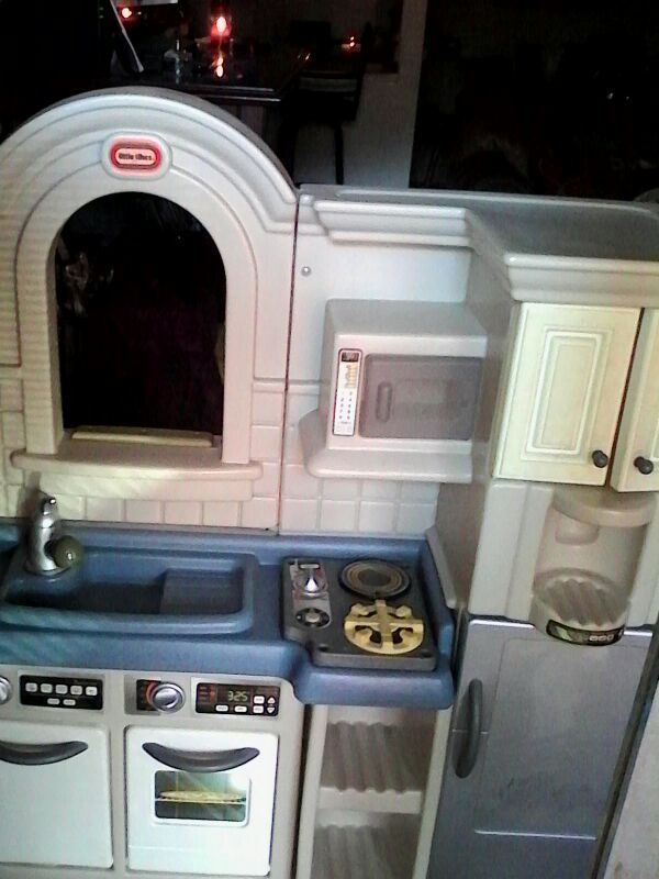 Little tikes kitchen and grill on other side