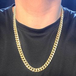14K Hollow Gold Cuban Link Chain/ 9.5mm/ 24" Inches (64.9 Grams)