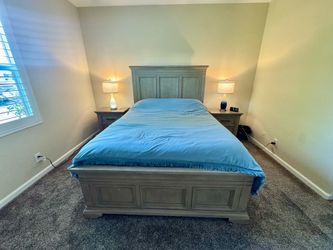 Queen Bed with 2 Night Stands