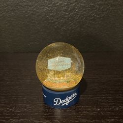 Dodgers Snow Globe