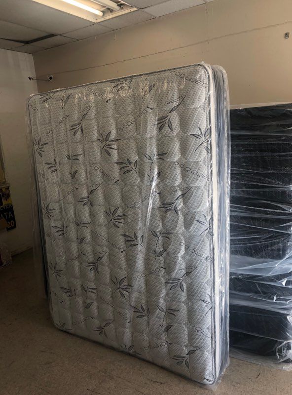 queen mattress with boxspring