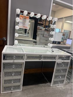 Vanity! With diamonds glitter led & bluetooth