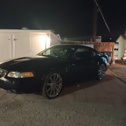 2000 Ford Mustang