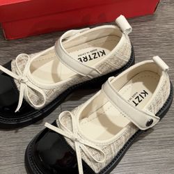 Brand new girls Mary Jane style shoes 💕 Size 31